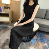 Patcute  Summer Women Fashion O-neck Long Dress Female Solid Color Straight Vest Dresses Ladies Sleeveless Pleated Veatidos D74