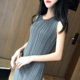 Patcute  Summer Women Fashion O-neck Long Dress Female Solid Color Straight Vest Dresses Ladies Sleeveless Pleated Veatidos D74