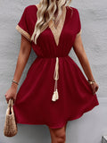 Patcute Contrast Trim V-Neck Short Sleeve Mini Dress